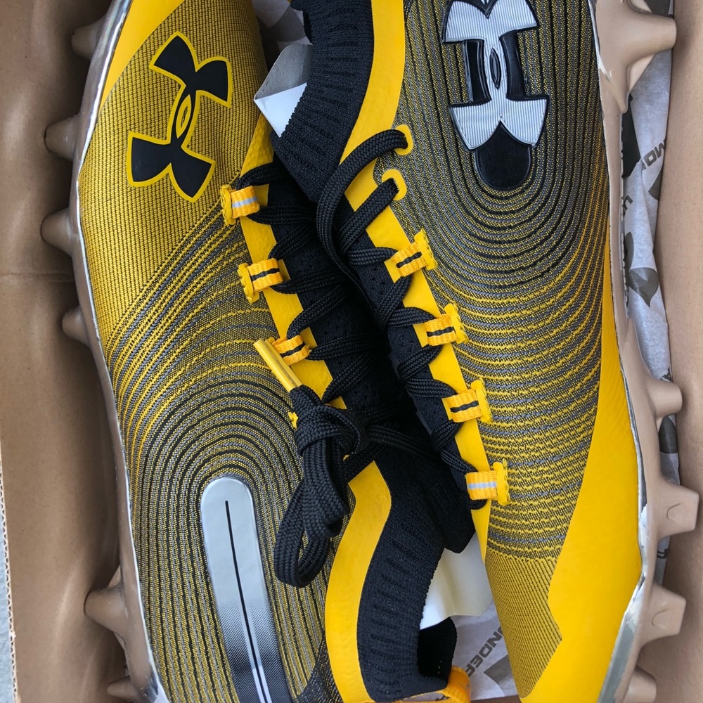 Football shoes